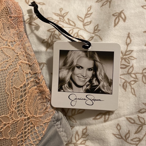 NWT Jessica Simpson Built Up Lace Bra- size 36B - Picture 3 of 7